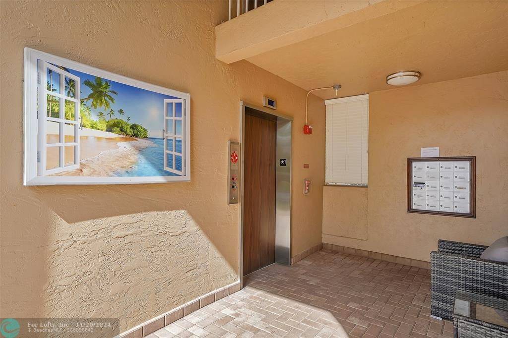 Boynton Beach, FL 33437,5876 Regal Glen Drive  #201