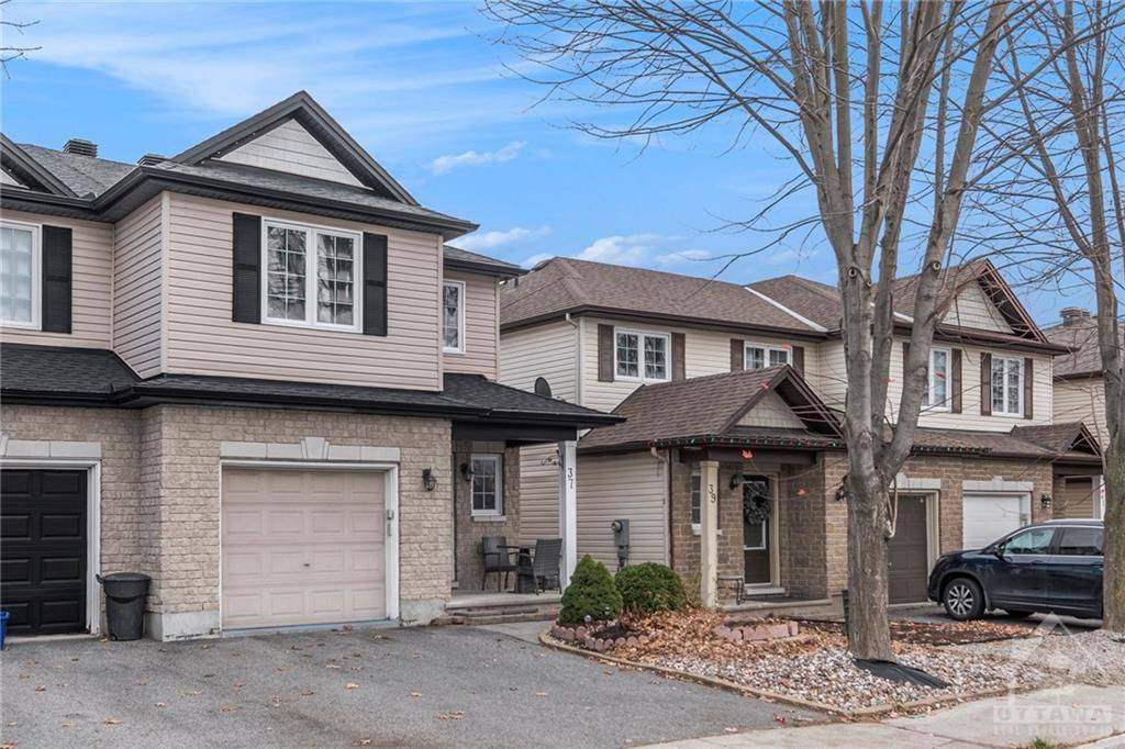 Barrhaven, ON K2G 6T8,37 CRESTHAVEN DR