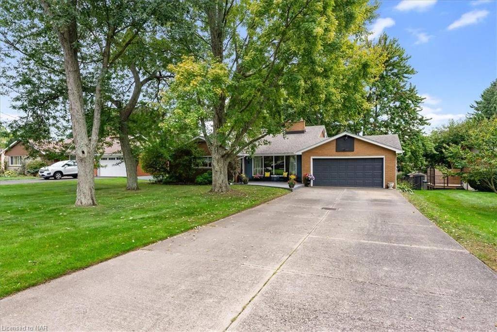 Pelham, ON L0S 1E0,4 Orchard PL