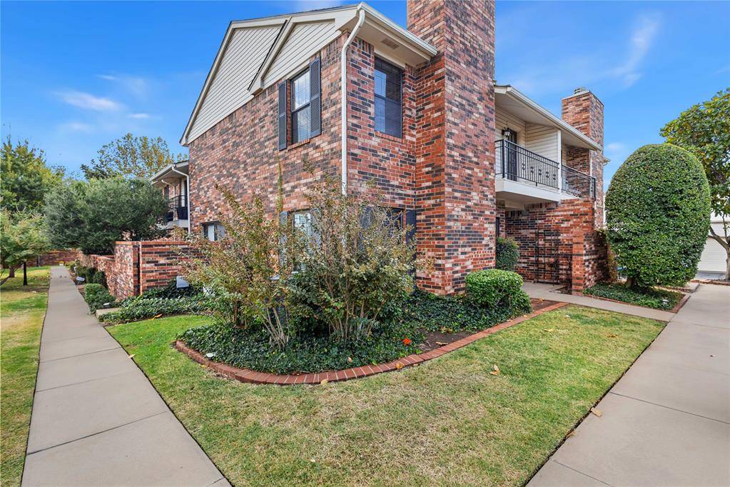 Oklahoma City, OK 73112,6325 N Villa Avenue #105