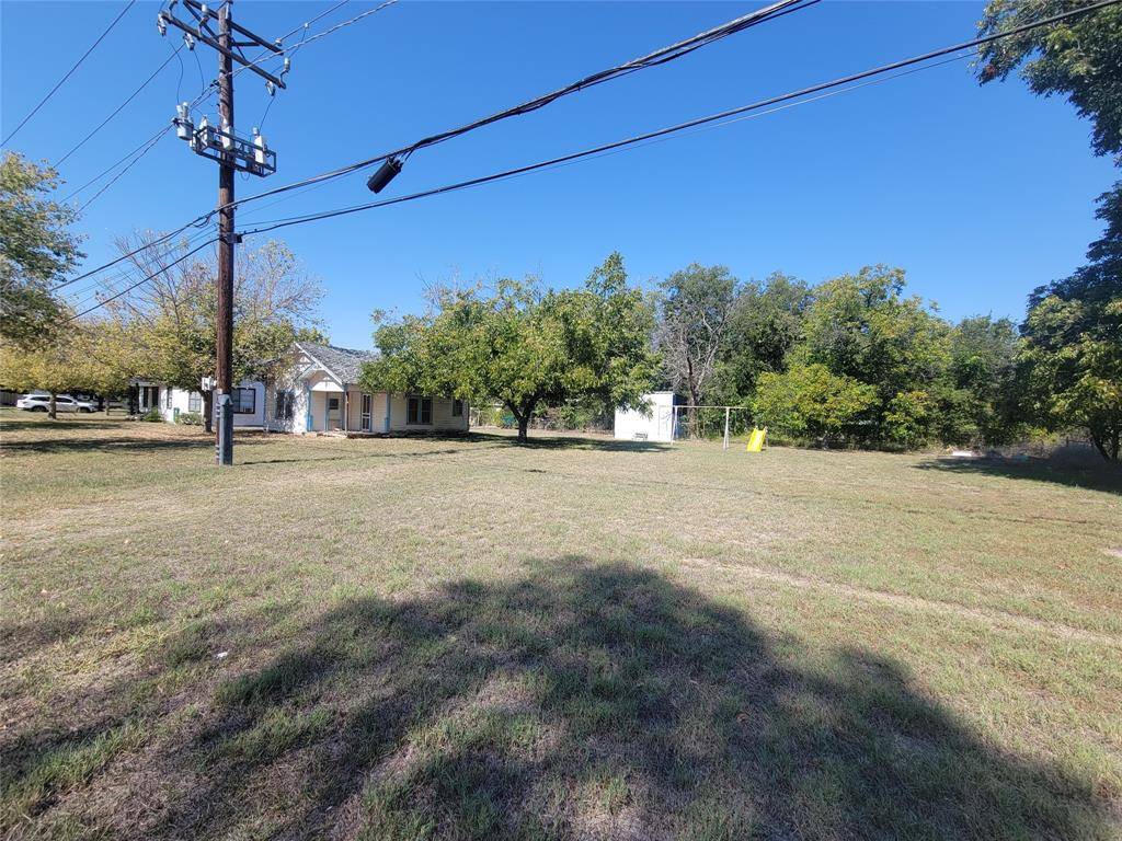 Graham, TX 76450,401,403,407 South Street