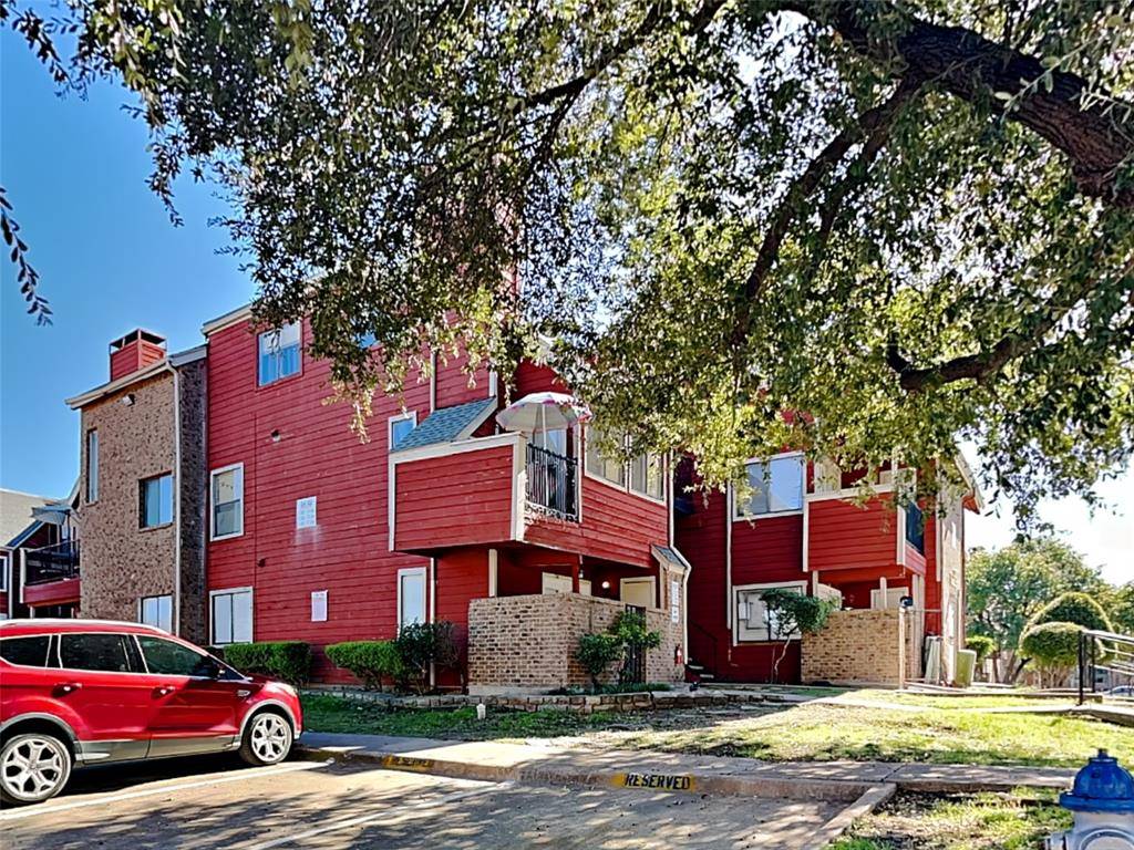 Dallas, TX 75243,9805 Walnut Street #306