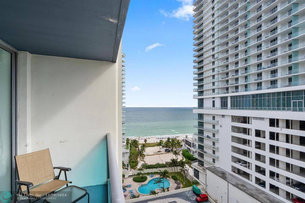 Hollywood, FL 33019,4001 S Ocean Dr  #14D