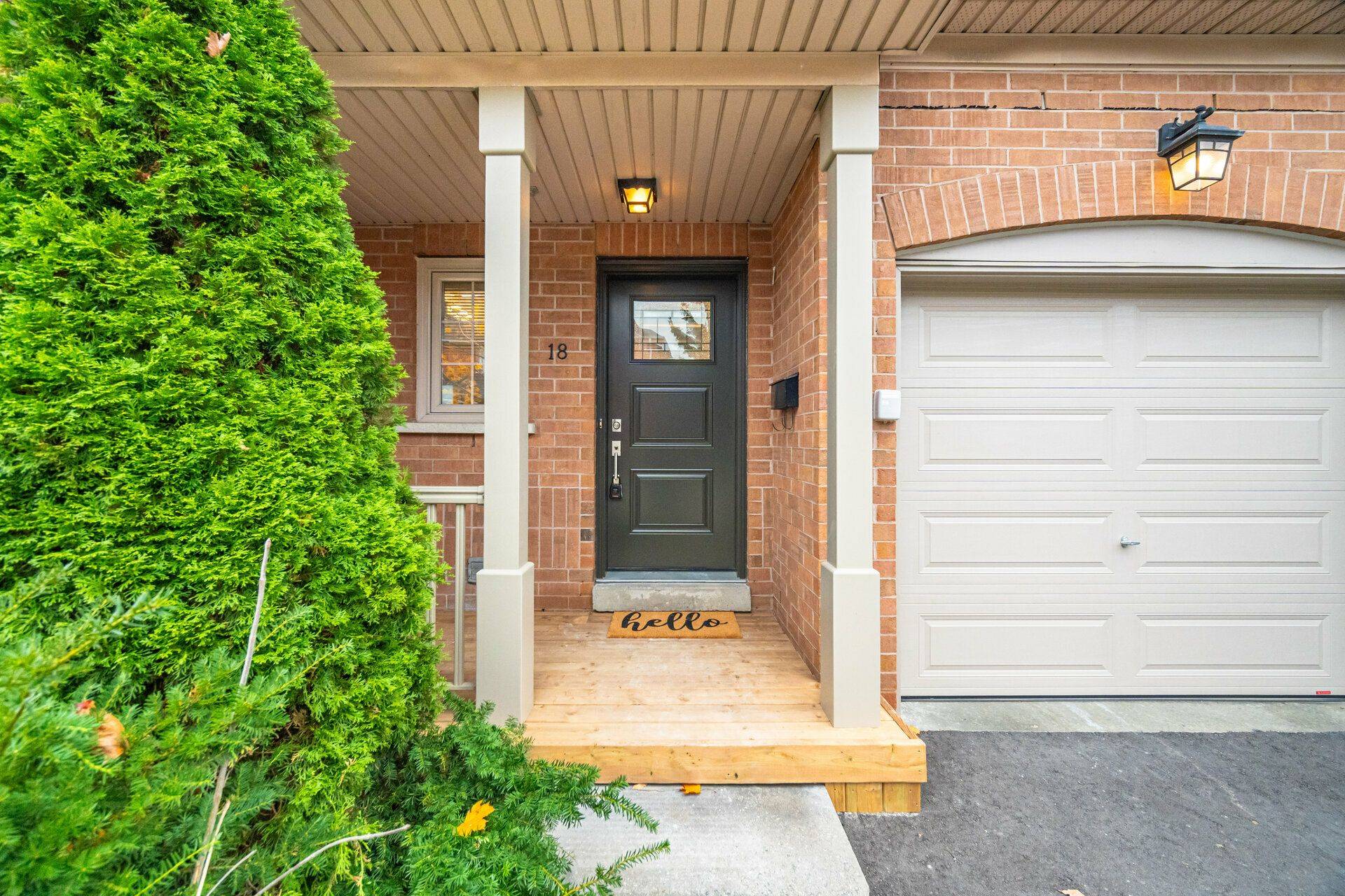 Mississauga, ON L5V 2M6,5223 Fairford CRES #18