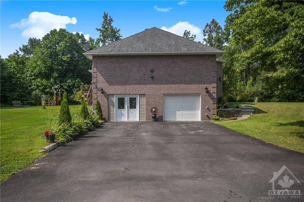 Rideau Lakes, ON K7A 4S5,259 GOLF CLUB RD