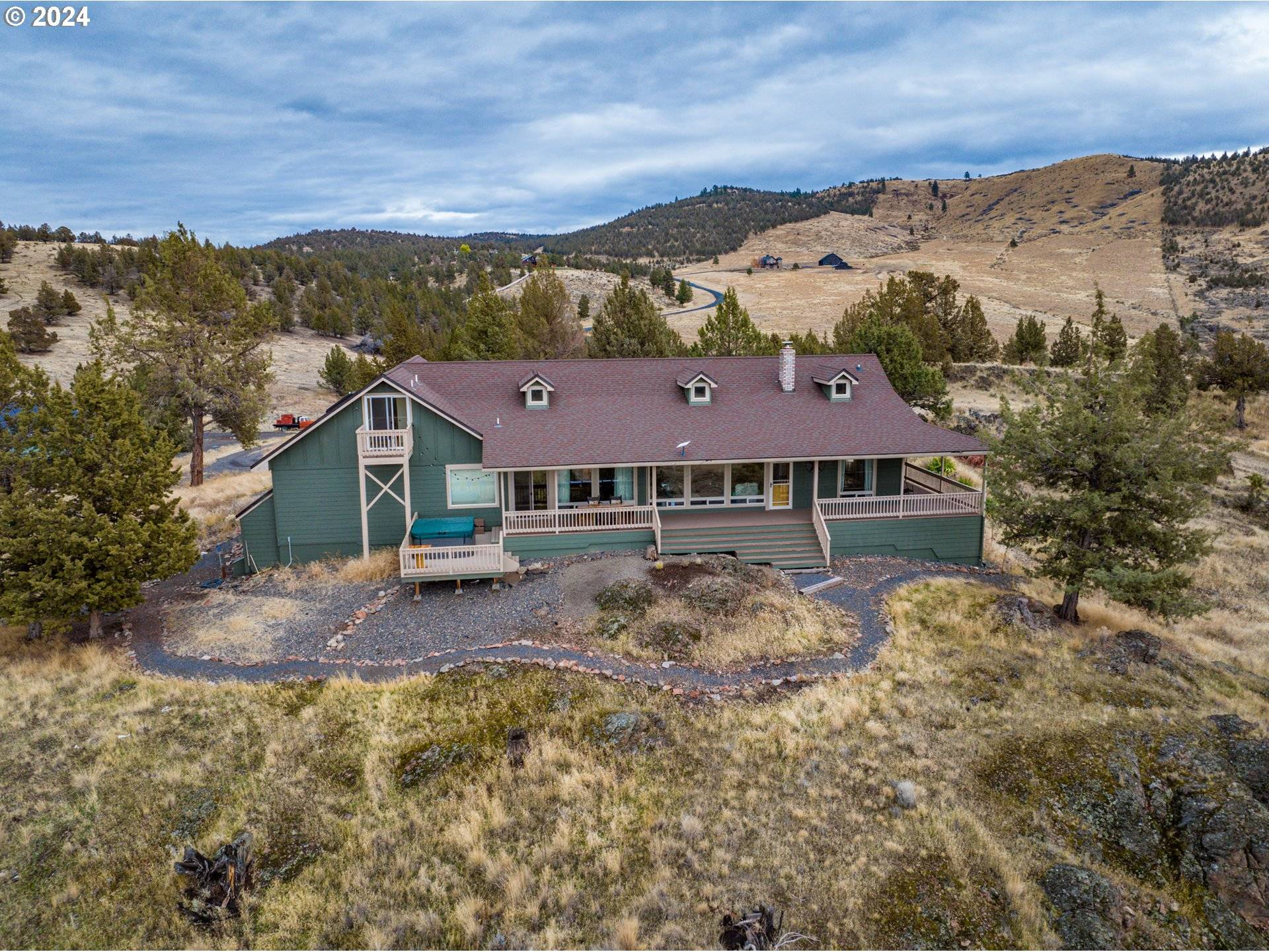 Prineville, OR 97754,8883 NE MEADOW RIDGE RD