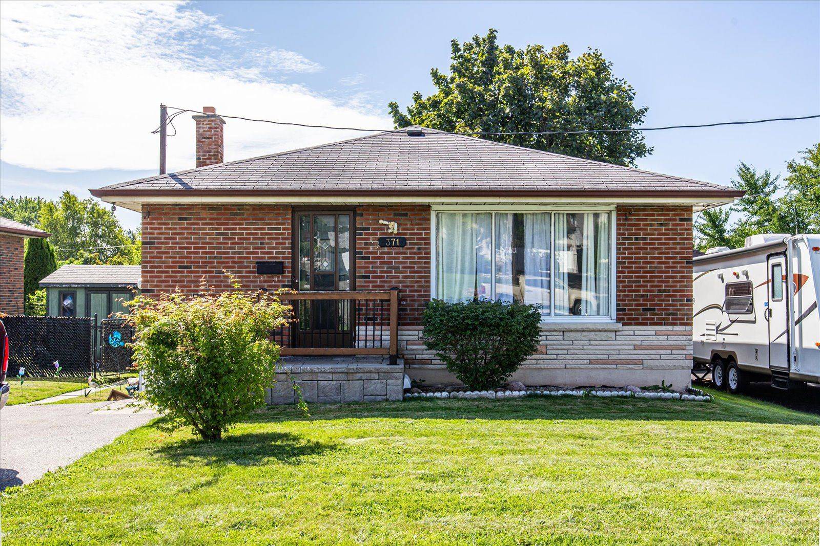 Oshawa, ON L1G 2X2,371 Rossland RD E