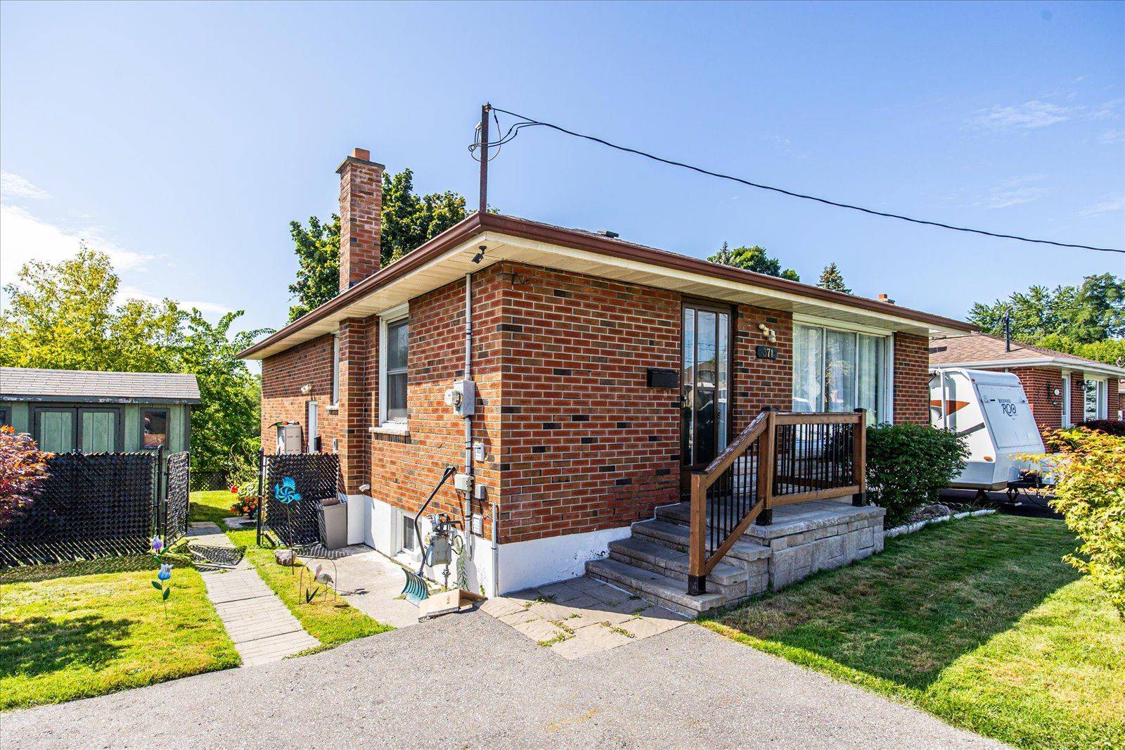 Oshawa, ON L1G 2X2,371 Rossland RD E