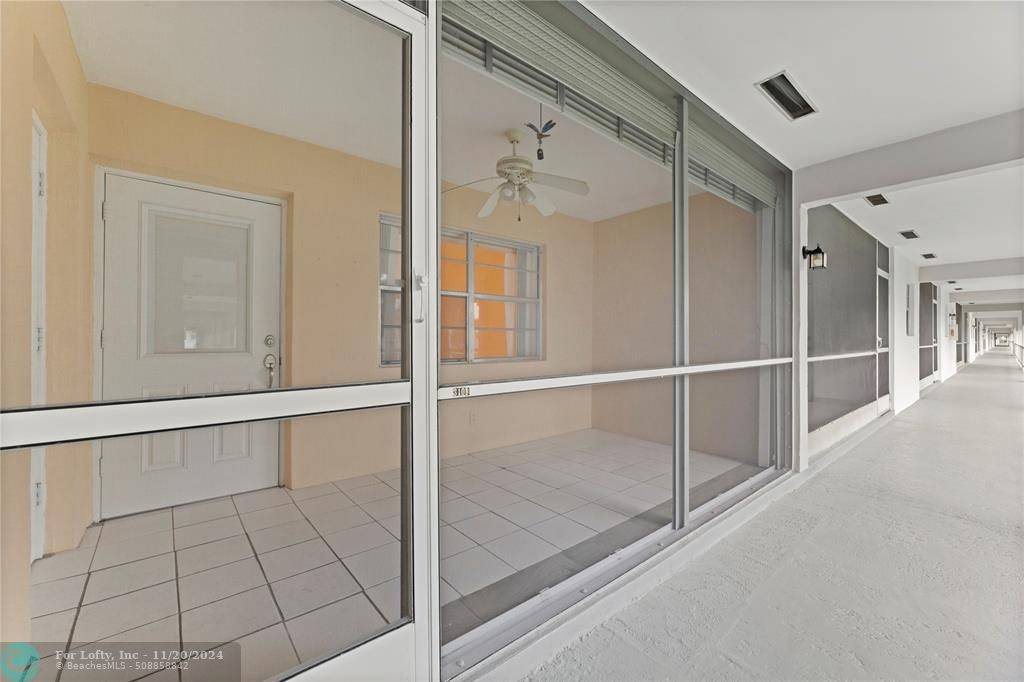 Hallandale Beach, FL 33009,581 Blue Heron Dr  #310-B