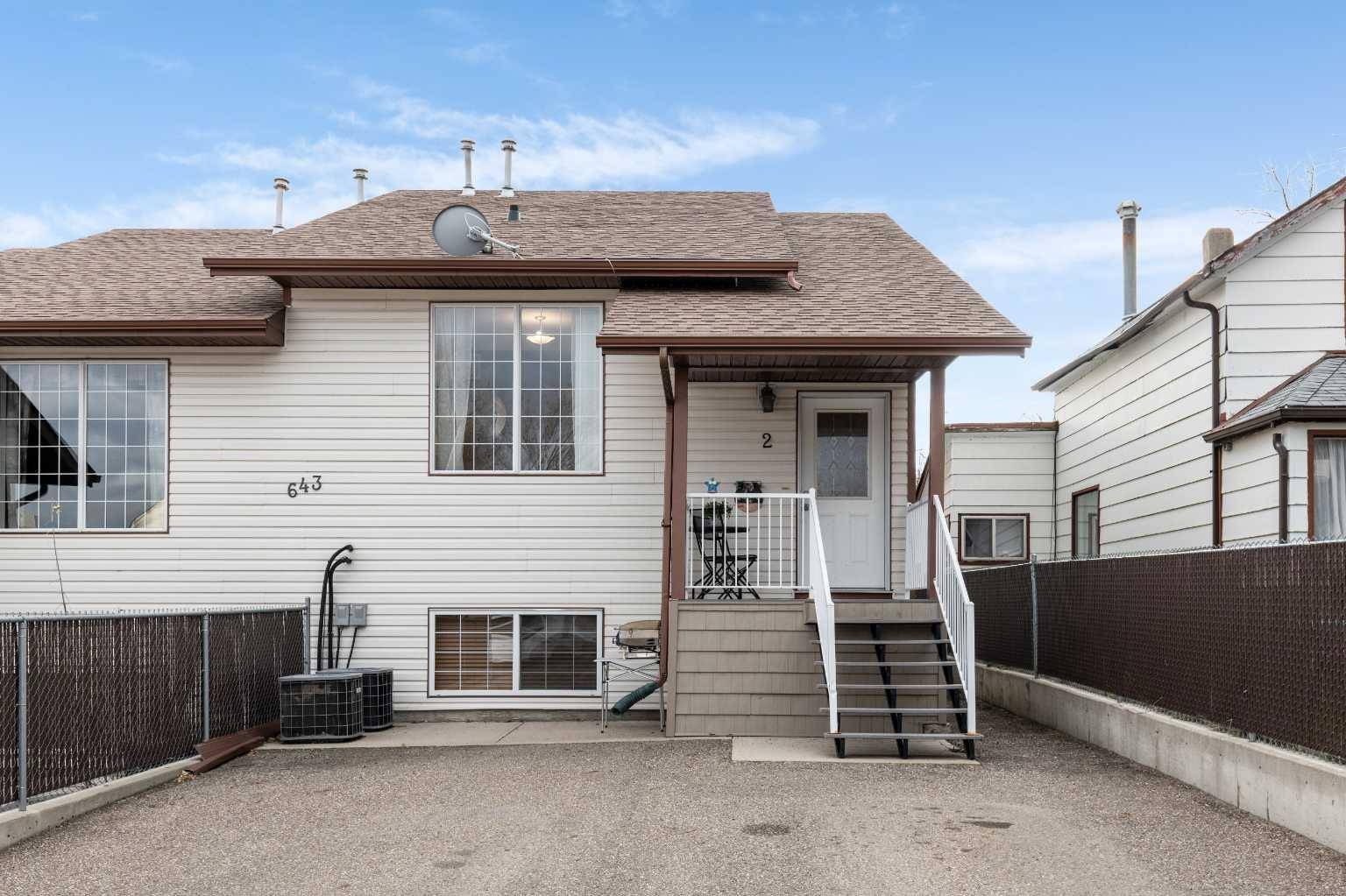 Medicine Hat, AB T1A1K5,643 7 ST SE #2