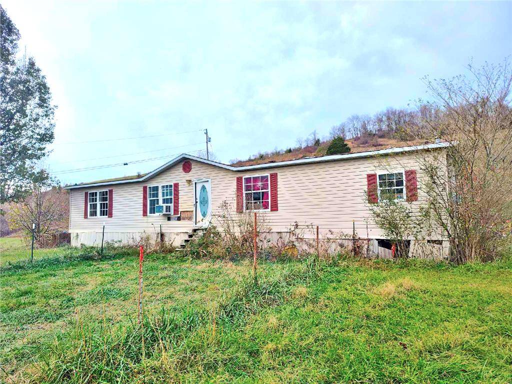 Lebanon, VA 24266,6927 Moccasin Valley Road