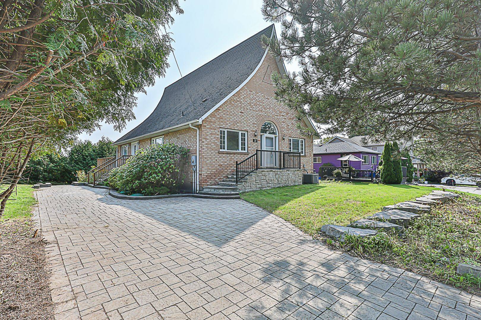 Whitchurch-stouffville, ON L4A 7X3,21 Windsor DR N