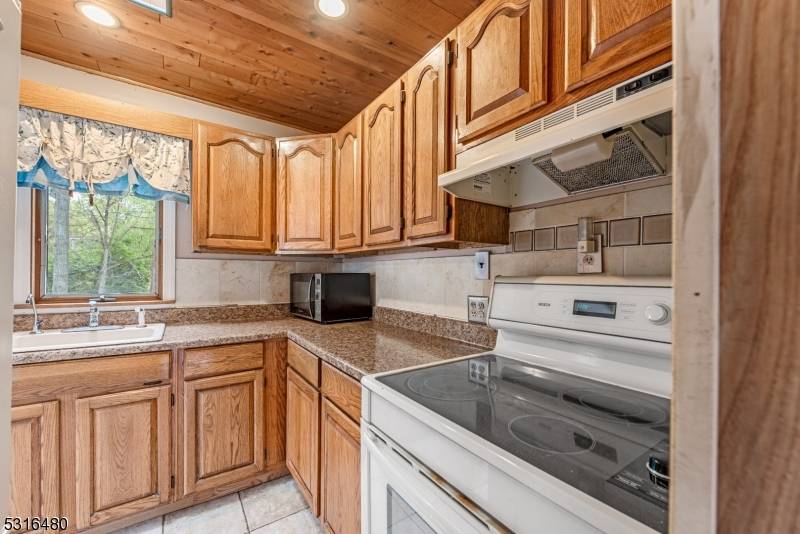 Hopatcong Boro, NJ 07843,1 Madison Trl