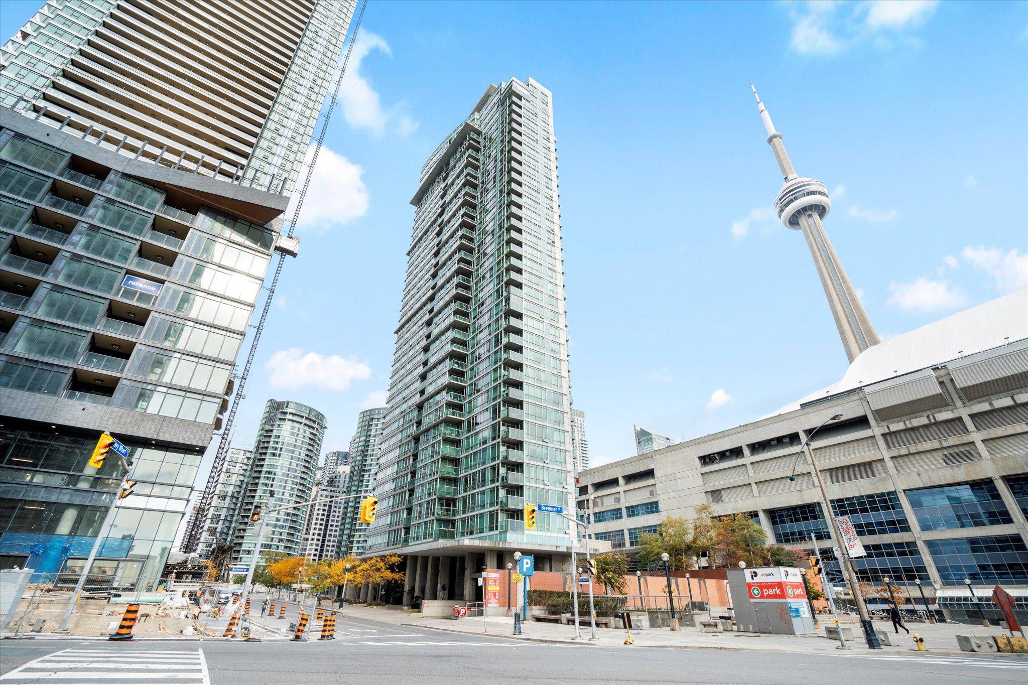 Toronto C01, ON M5V 3S2,81 Navy Wharf CT #3803