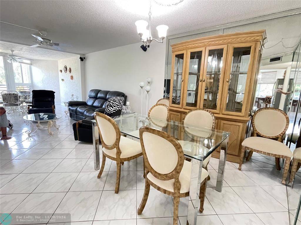 Davie, FL 33324,1830 Sabal Palm Dr  #301