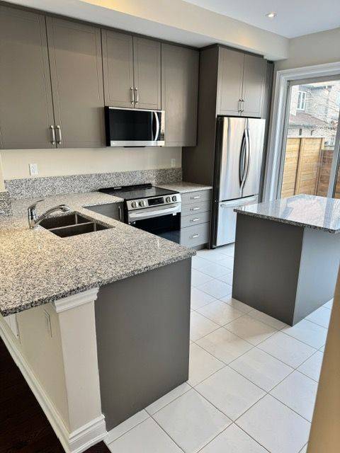 Mississauga, ON L5M 2R4,60 Lunar CRES #183