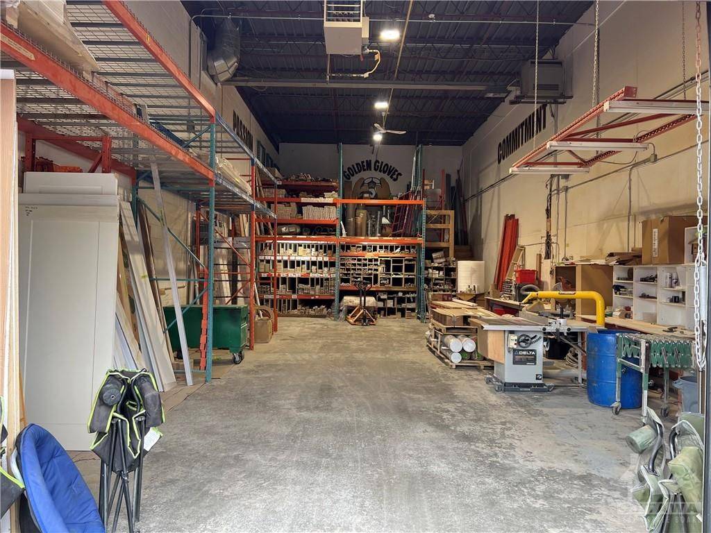 Alta Vista And Area, ON K1G 4B8,800 INDUSTRIAL AVE #2