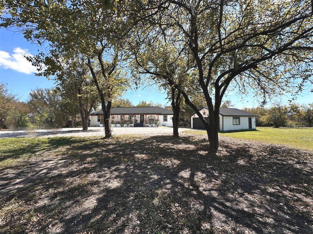 Trenton, TX 75490,407 W Saunders Street