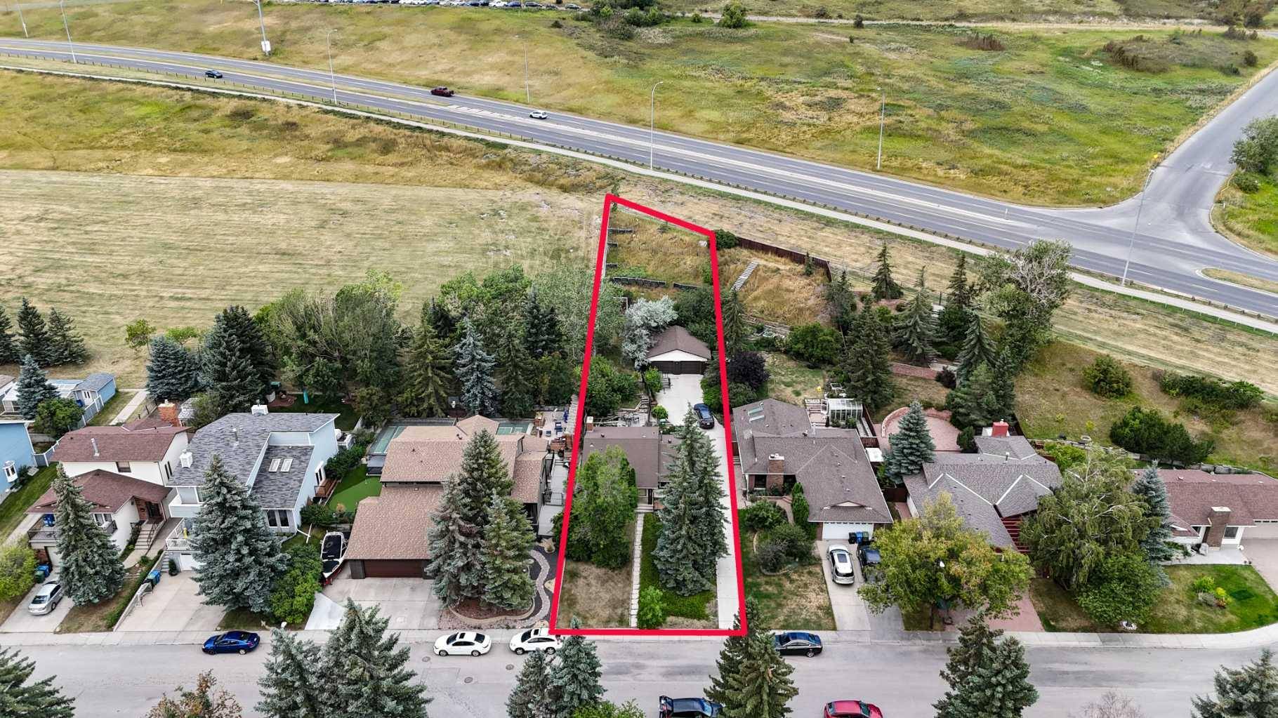 Calgary, AB T2K 5R6,5107 Norris RD NW