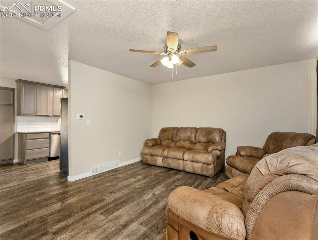 Pueblo, CO 81005,9 Huntington CIR