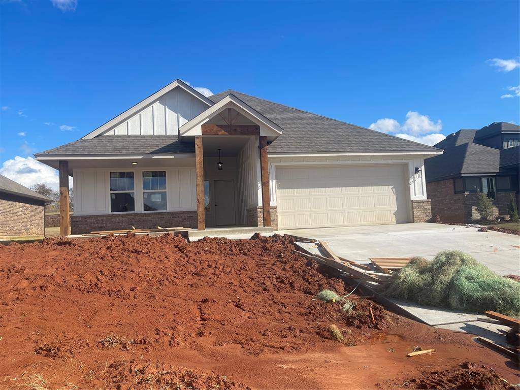 Moore, OK 73160,2420 Creekview Trail