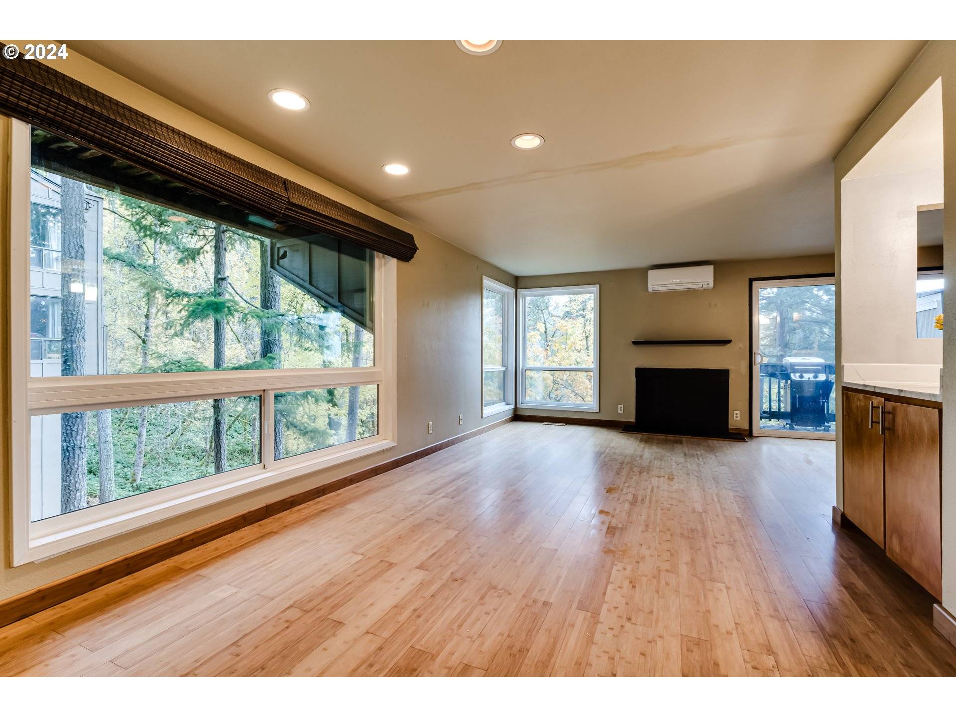 Eugene, OR 97405,302 WOODCUTTER WAY