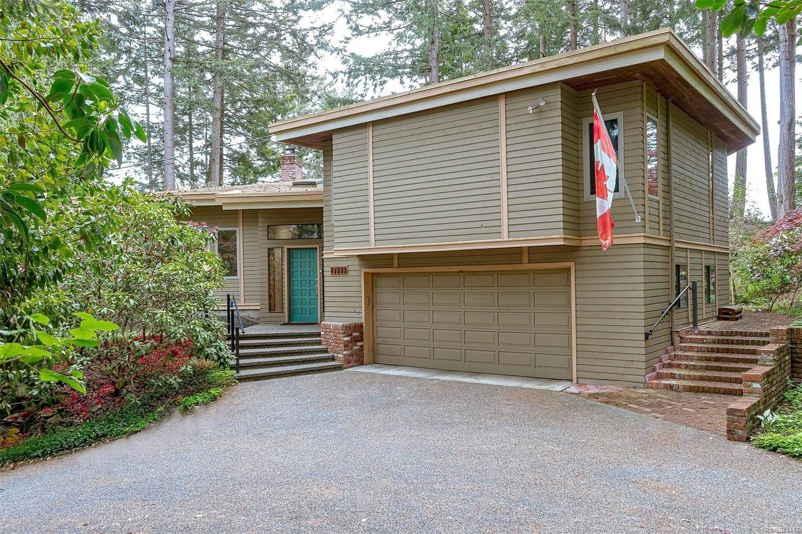 North Saanich, BC V8L 5H9,10880 Inwood Rd