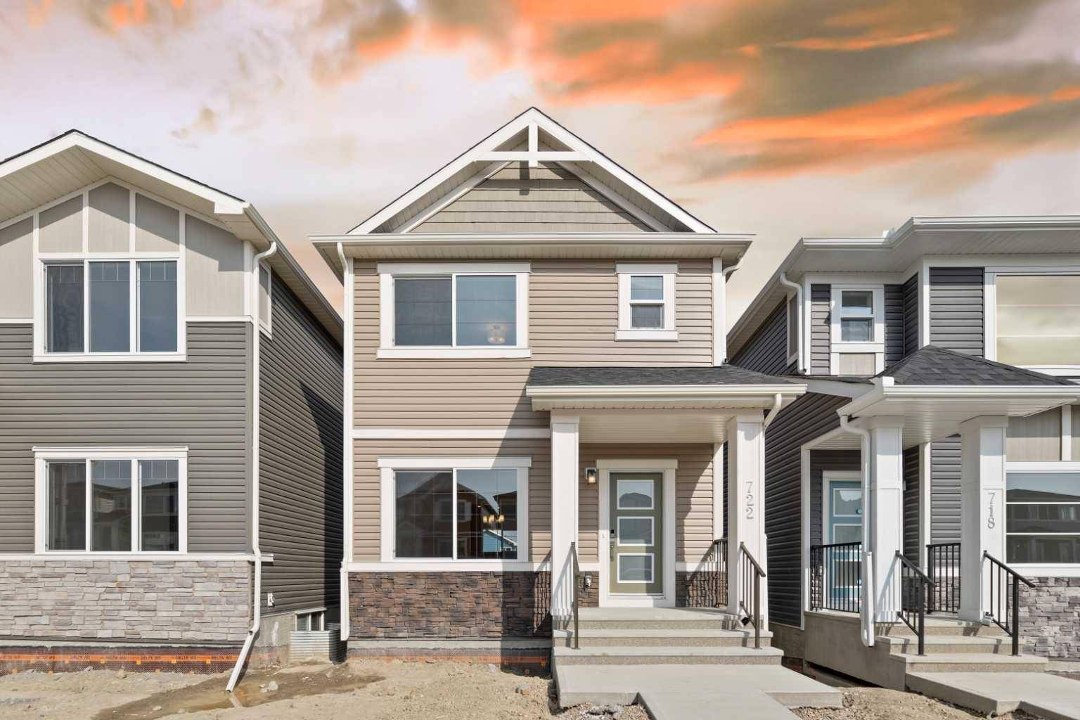 Airdrie, AB T4B 5M4,722 Bayview HL SW