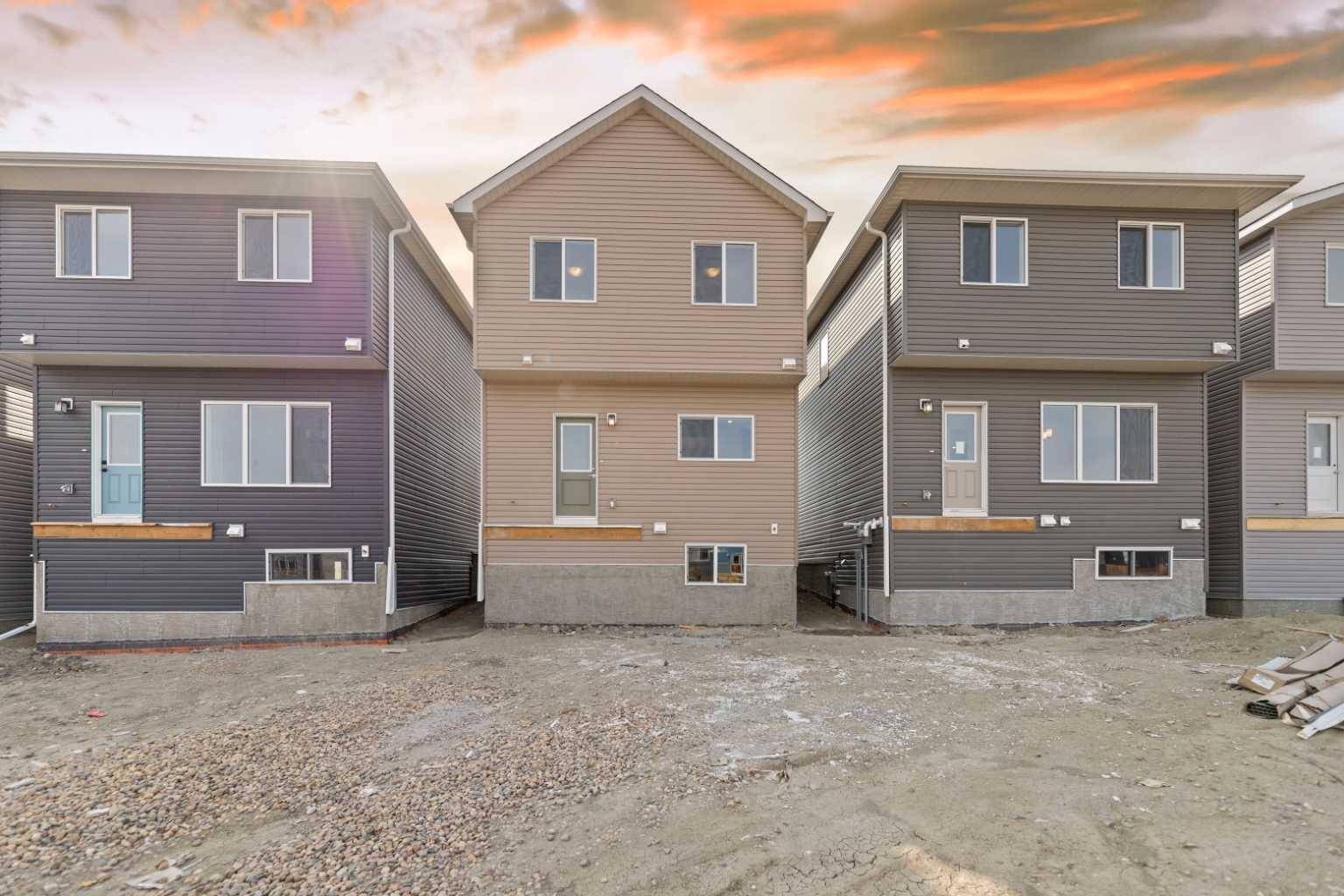 Airdrie, AB T4B 5M4,722 Bayview HL SW