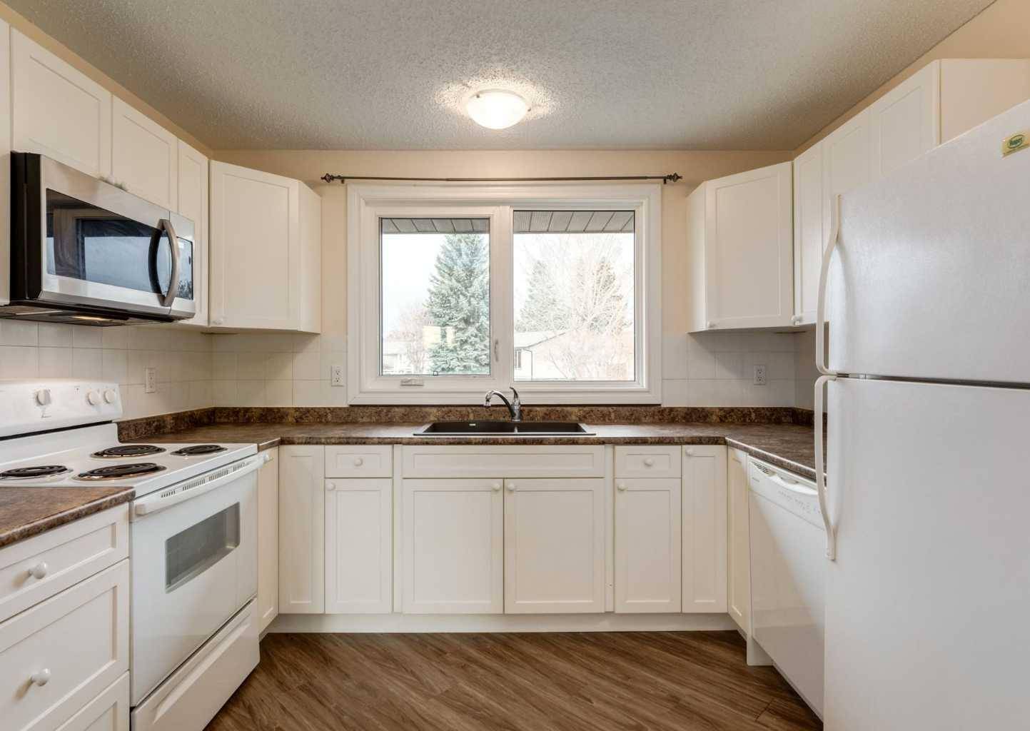 Calgary, AB T2A 5Y7,597 Aboyne CRES NE