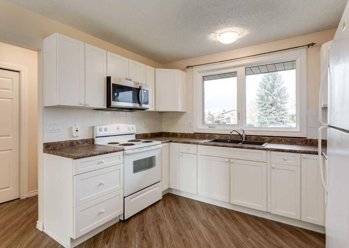 Calgary, AB T2A 5Y7,597 Aboyne CRES NE