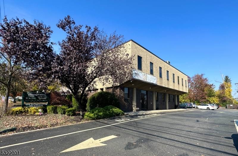 Saddle Brook Twp., NJ 07663,329 Market St