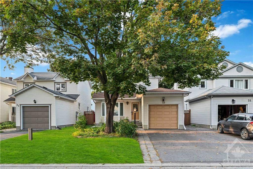 Barrhaven, ON K2J 4A5,33 SARRAZIN WAY