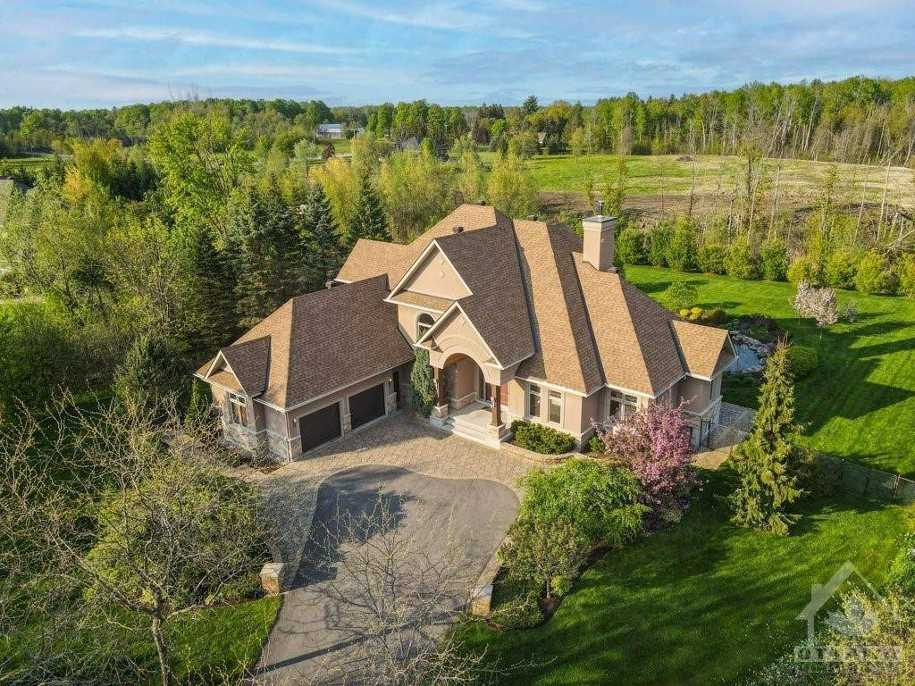 Manotick - Kars - Rideau Twp And Area, ON K4M 1M1,5844 LONGHEARTH WAY