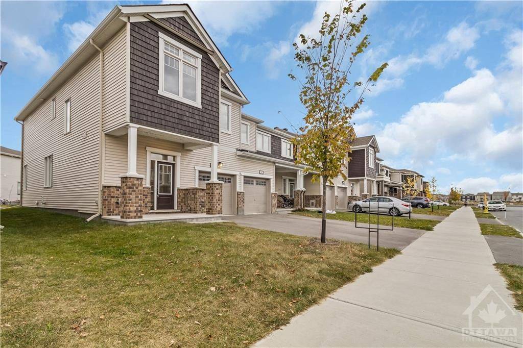 Barrhaven, ON K2J 6W1,522 FLAGSTAFF DR