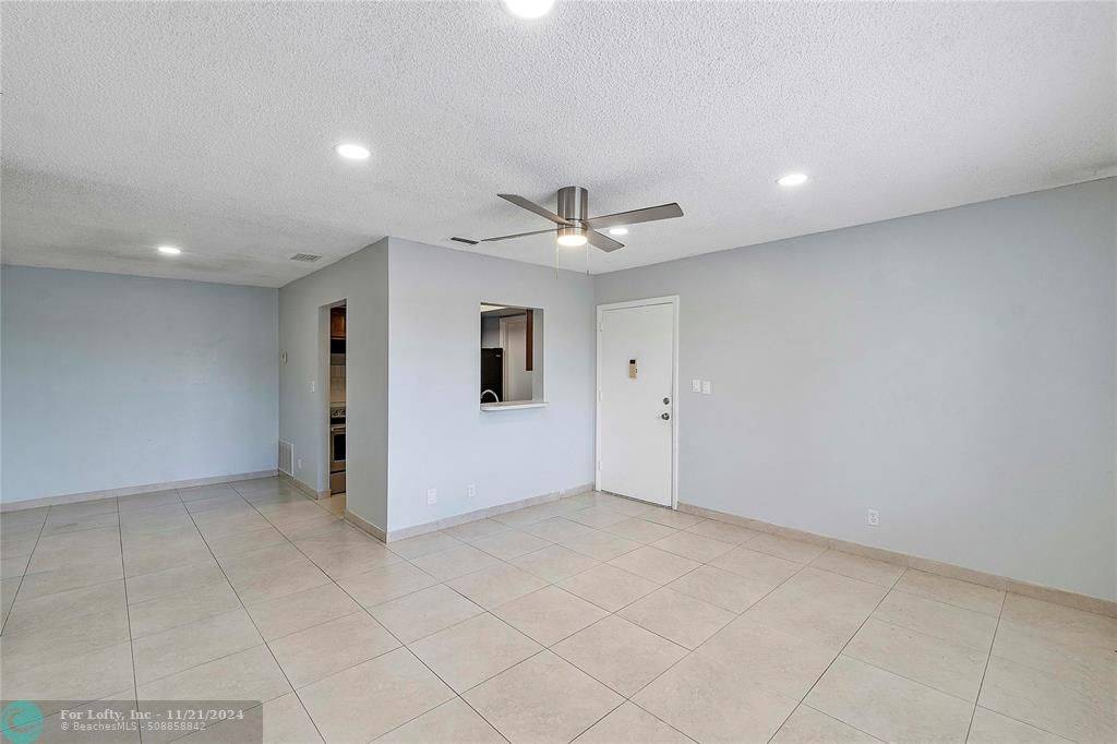 Pompano Beach, FL 33060,395 SW 15th St  #20