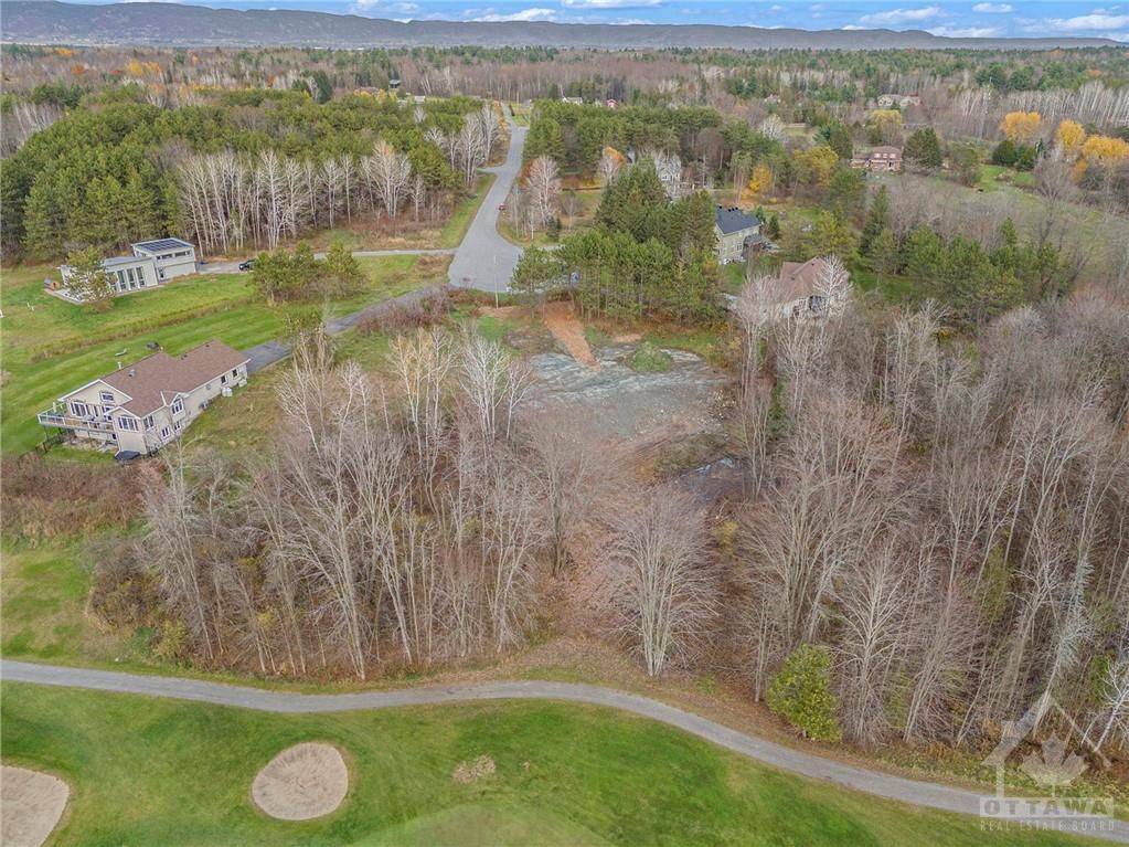 Constance Bay - Dunrobin - Kilmaurs - Woodlawn, ON K0A 1T0,133 PINE VALLEY CT