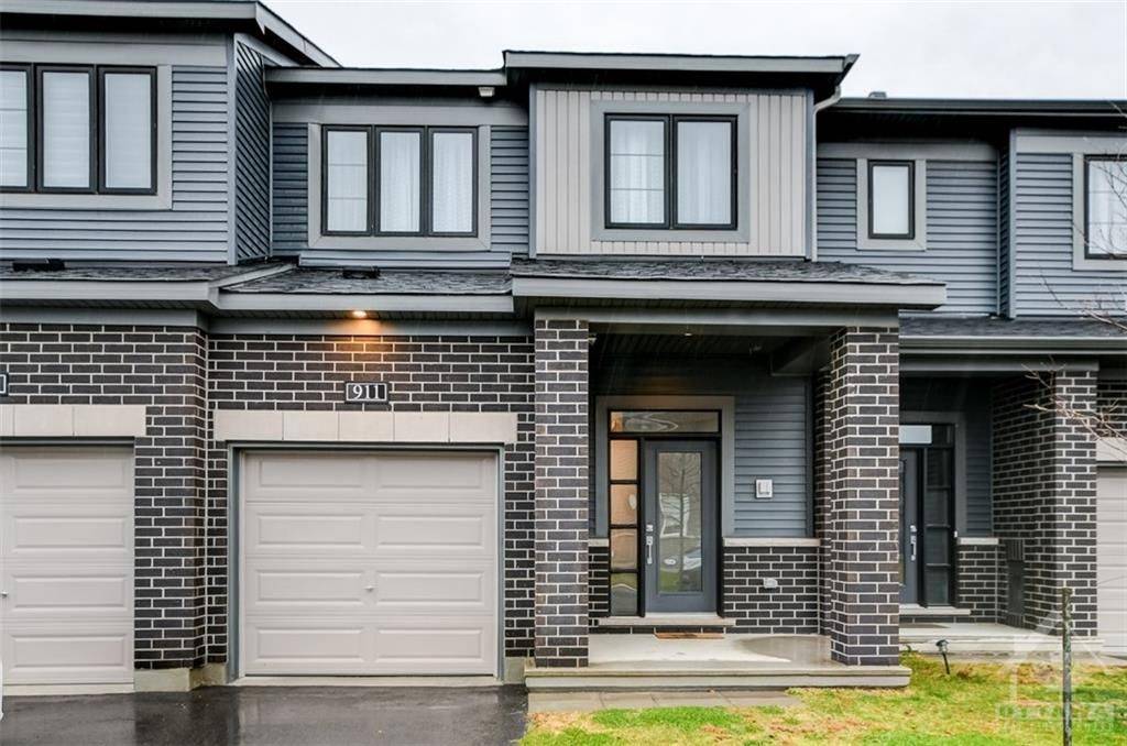 Barrhaven, ON K2J 7C5,911 ATHENRY CT