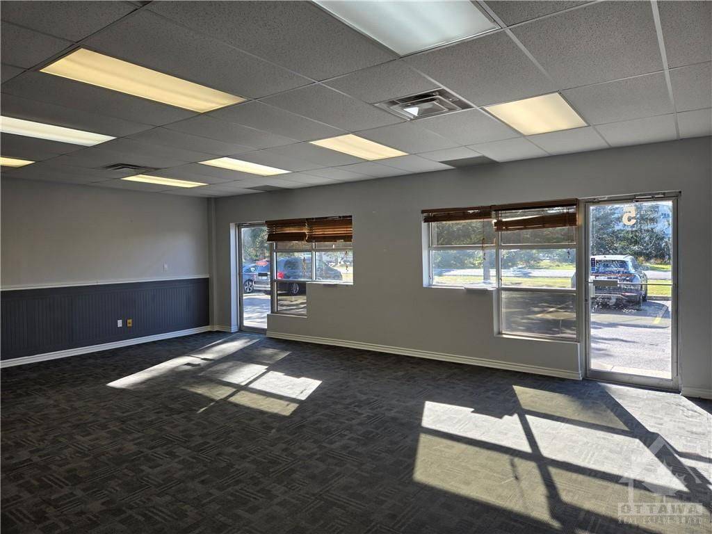 Country Place - Pineglen - Crestview And Area, ON K2E 7Z1,46 ANTARES DR #5