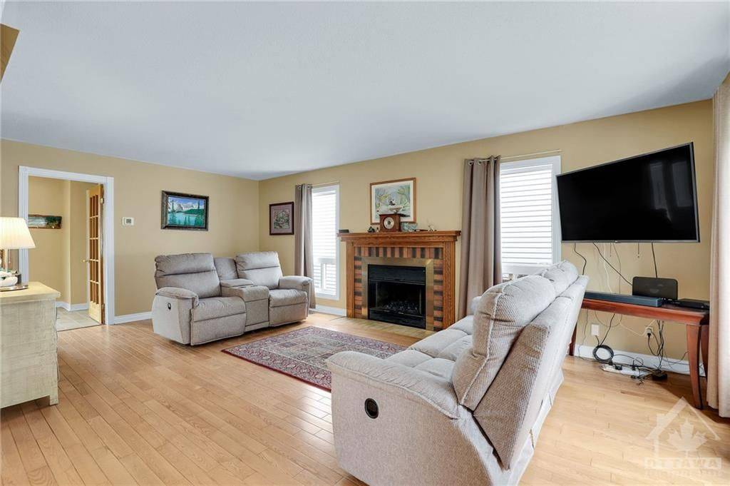 Barrhaven, ON K2J 3X7,75 MERNER AVE