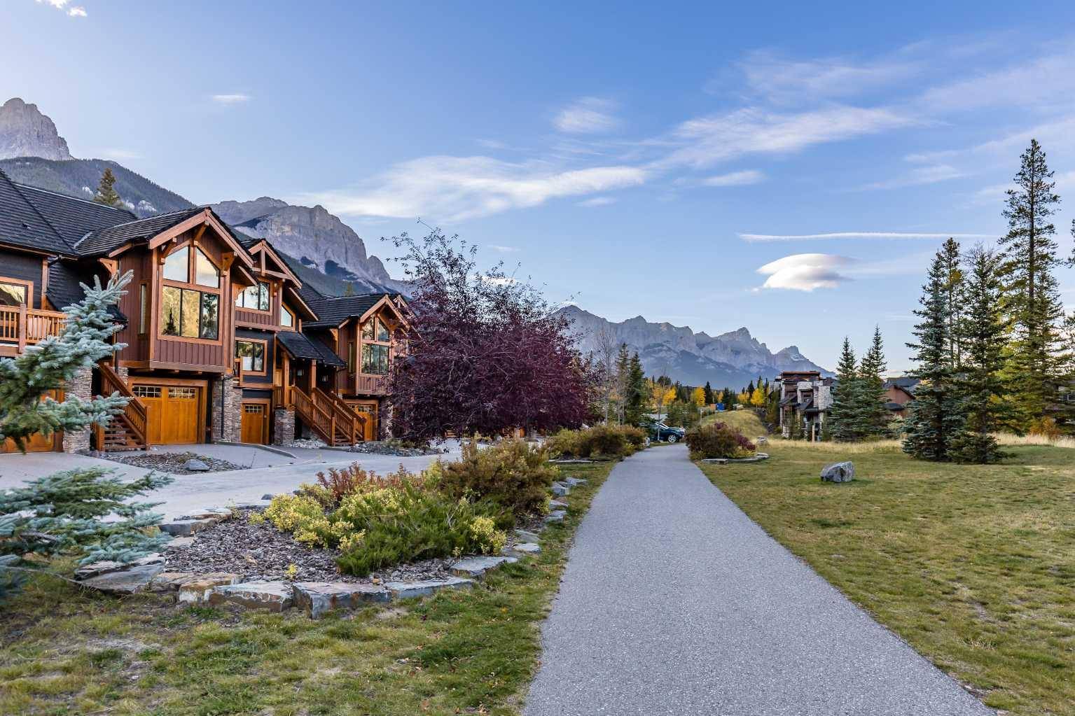 Canmore, AB T1W 0E2,102 Armstrong Place #108