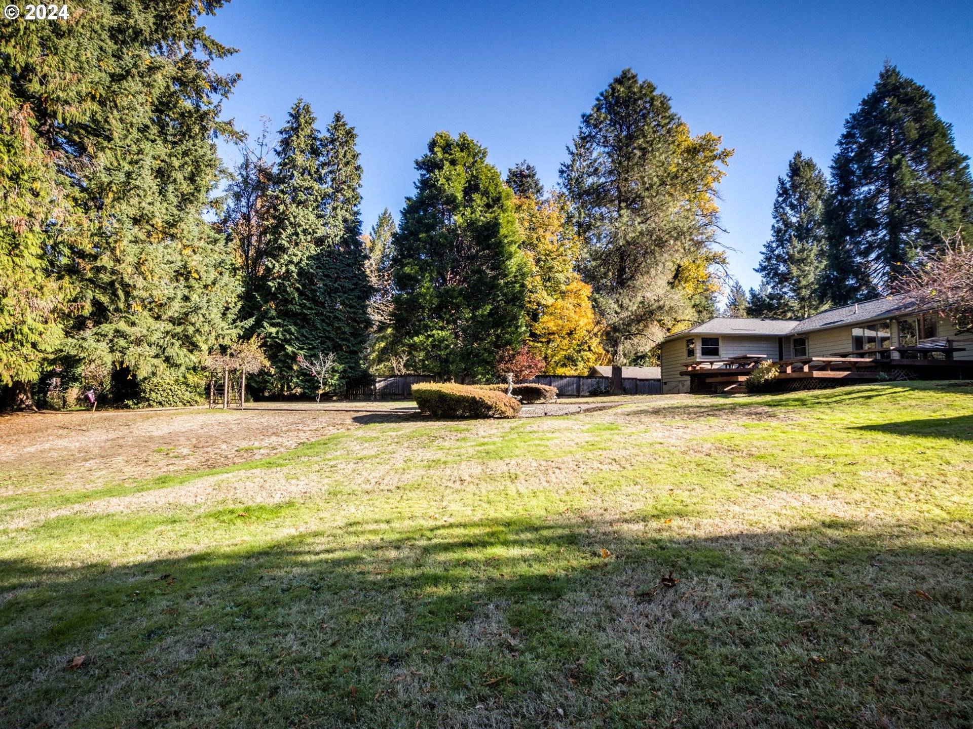 West Linn, OR 97068,3893 CEDAROAK DR