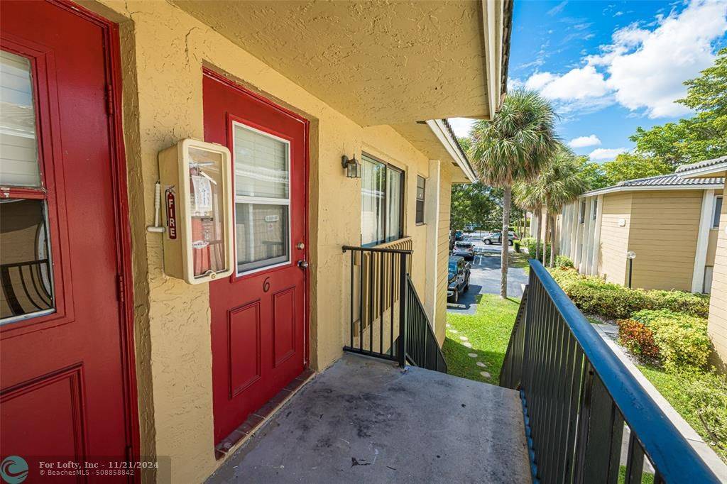 Coral Springs, FL 33065,2641 Riverside Dr  #6