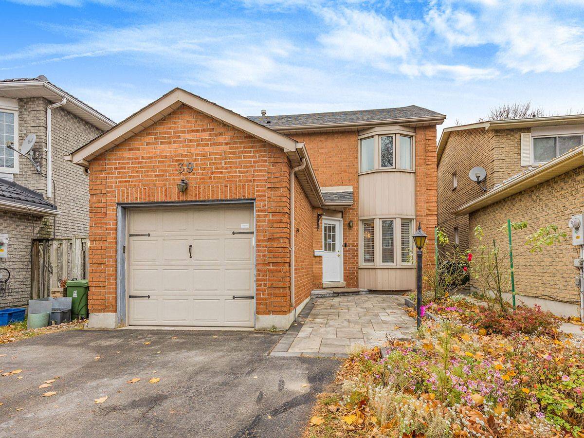 Toronto E10, ON M1C 4J2,39 Graybark CRES