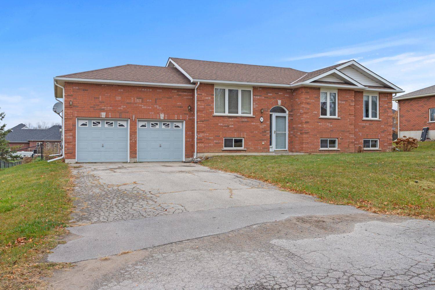 Kawartha Lakes, ON K0M 2T0,8 Mancini Dr DR