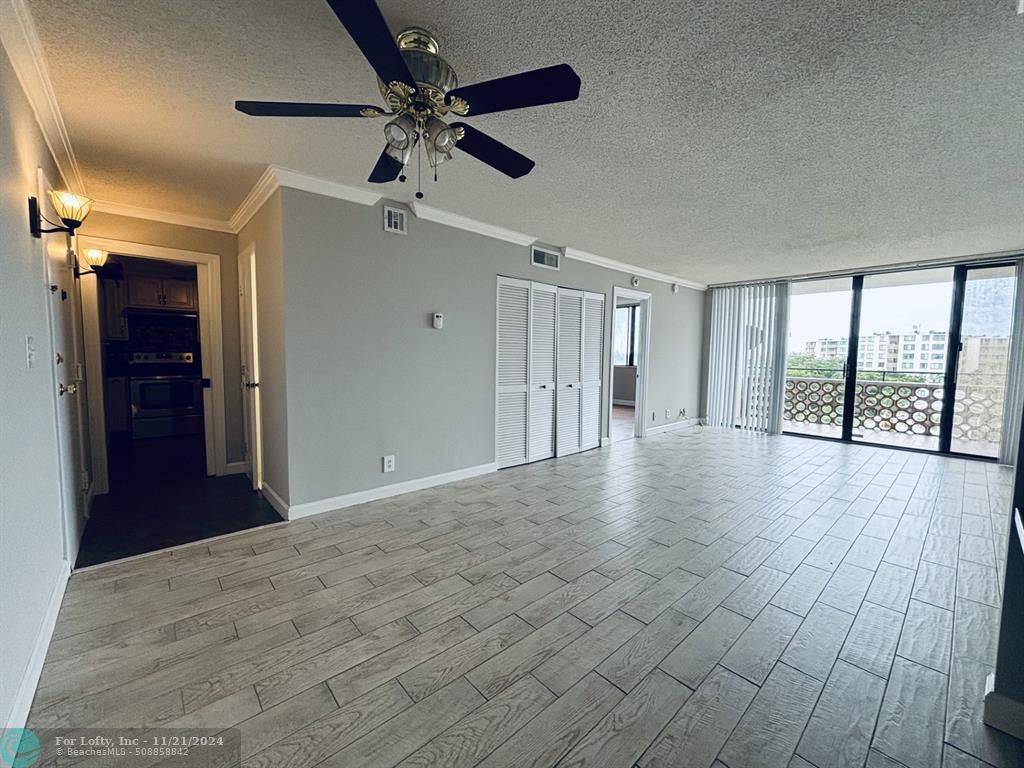 Lauderhill, FL 33319,4222 Inverrary Blvd  #4617