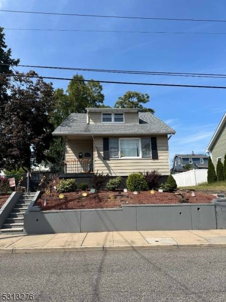 Totowa Boro, NJ 07512,109 Dewey Ave #2