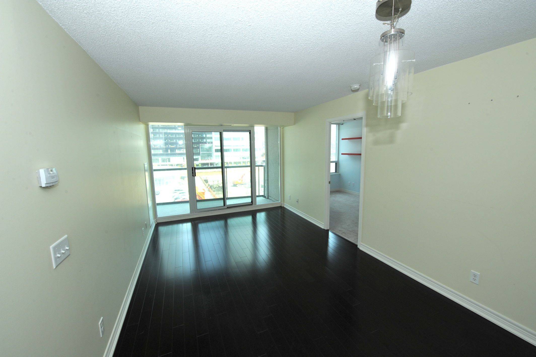 Toronto C01, ON M5J 3A4,30 Grand Trunk CRES #509