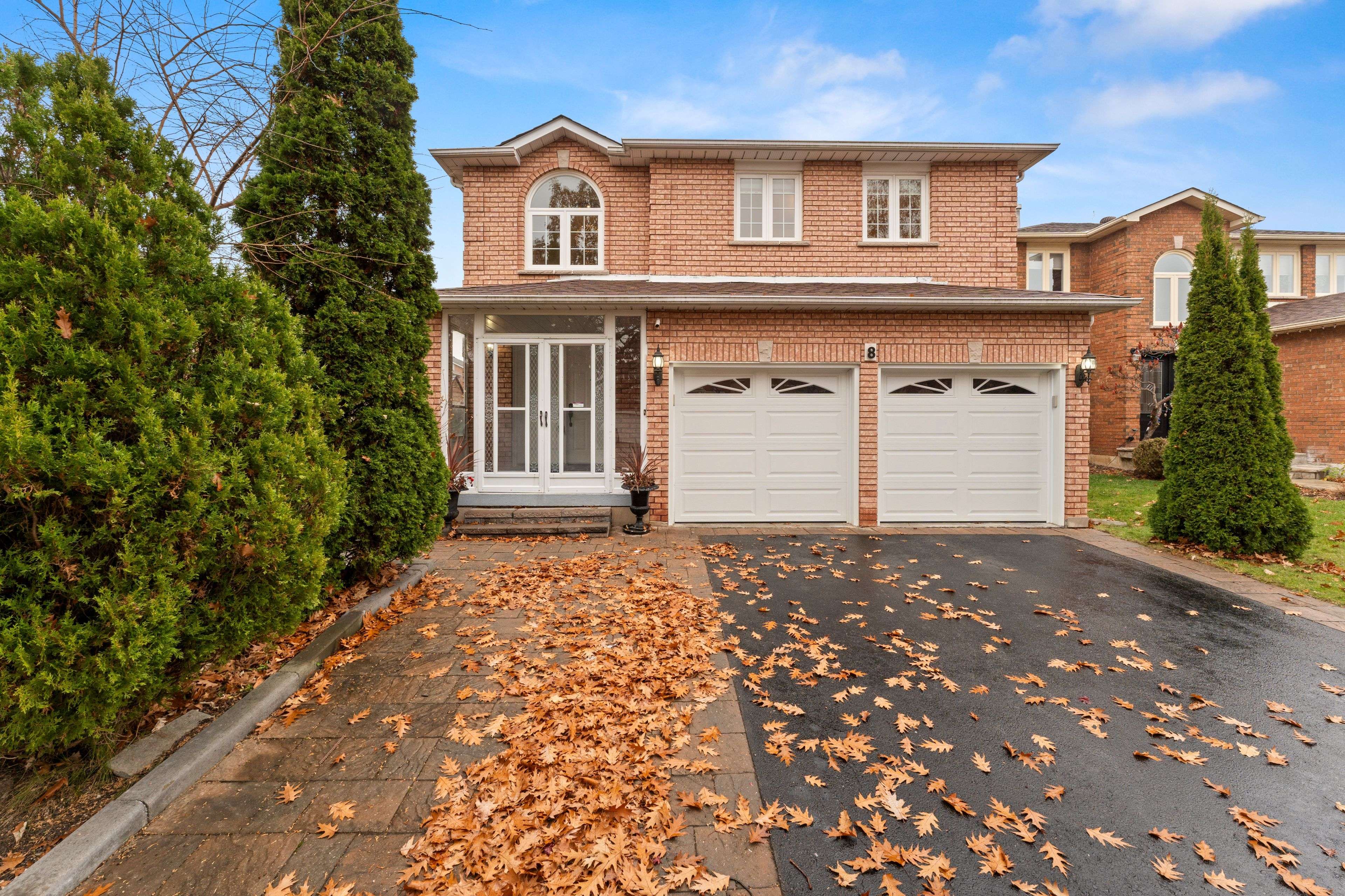 Richmond Hill, ON L4S 1J4,8 Pandora CT