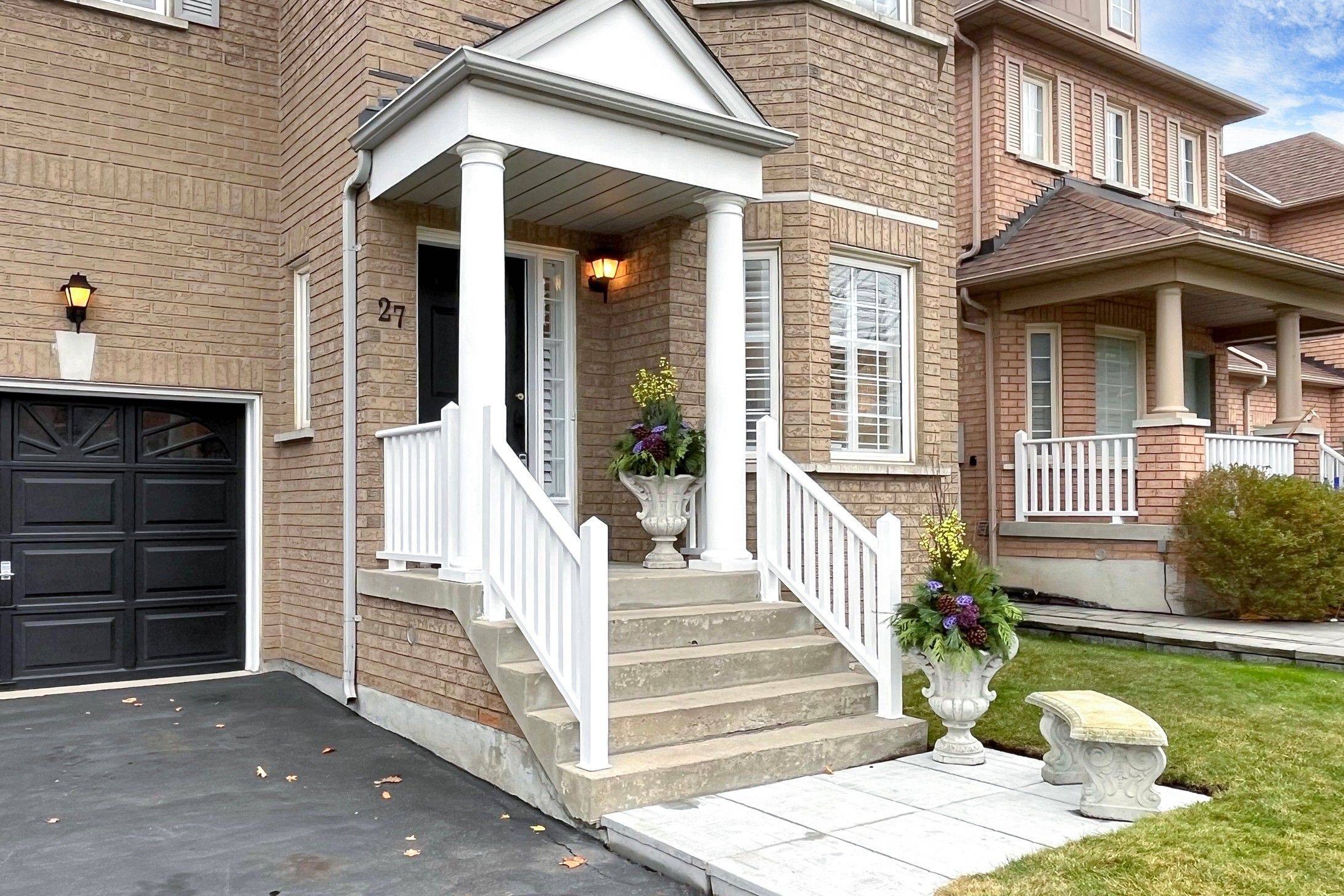 Richmond Hill, ON L4B 4H3,27 Navarre ST